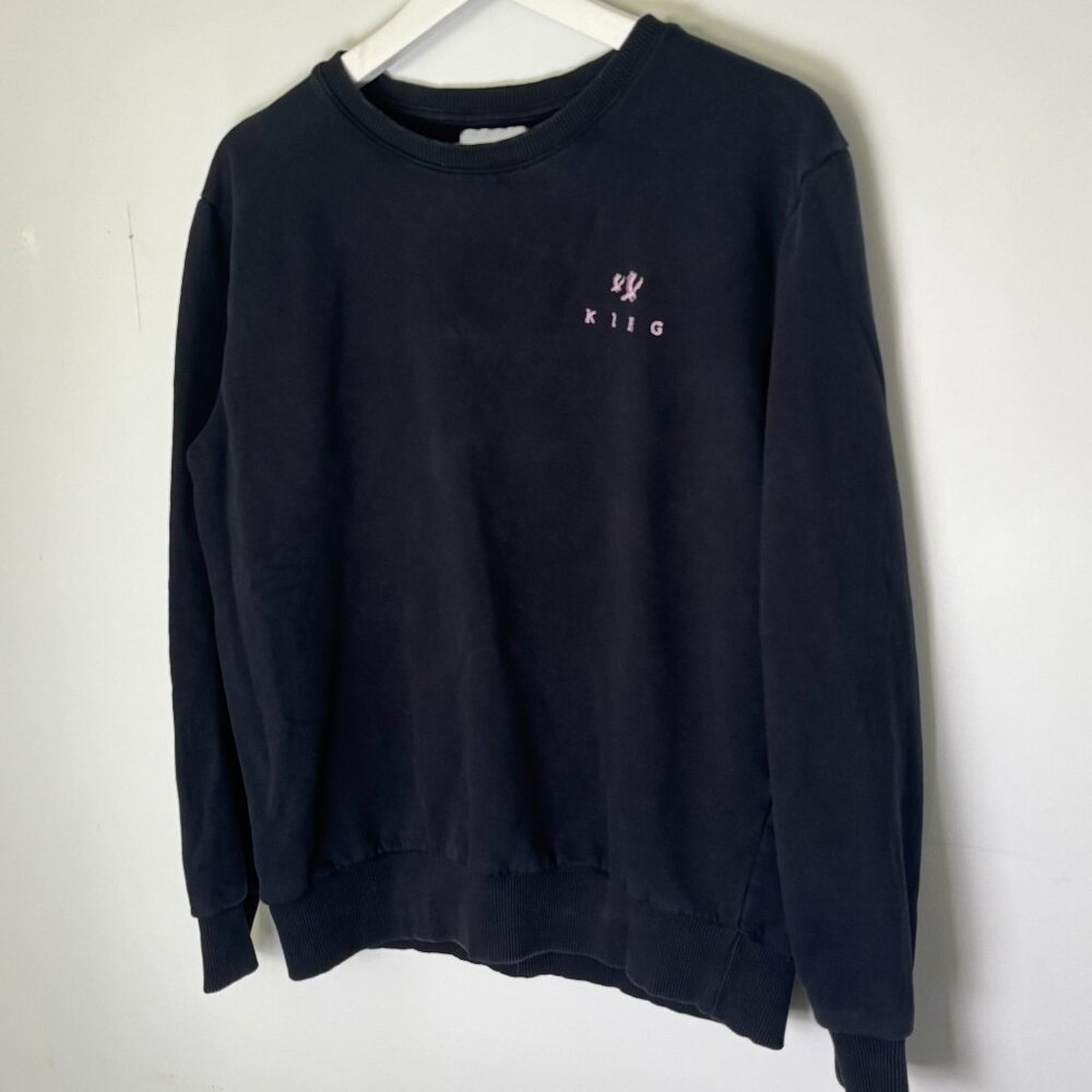 Embroidered crew neck sweater
